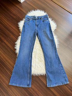 Urban Outfitters Flare Jeans, Good as new, super stretch, fits well, bought in Spain for 4k. Waist-29, Length-30, selling for 1k
