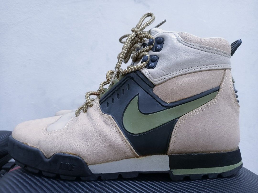 Nike best sale escape boots