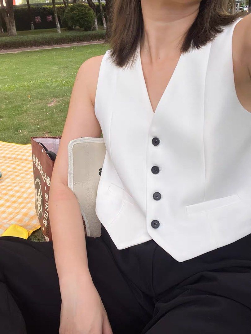 White vest best sale white shirt