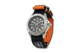 （分類：）位於 。 由 watch_outz 提交（商品編號 1290500158，圖片 1）。簡介： 。