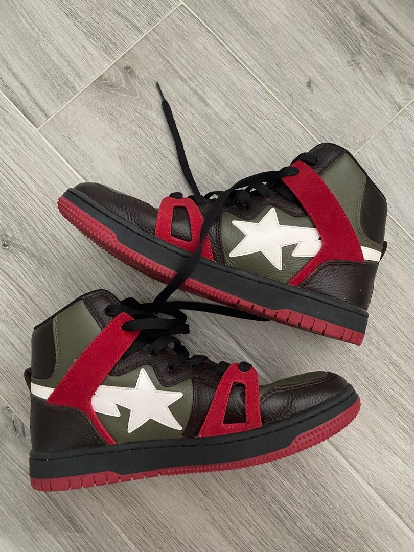 bape （分類：波鞋）位於 Hong Kong。 由 bigfam 提交（商品編號 1290597072，圖片 4）。簡介： Bape鞋 如圖 US8 26cm 所以會偏向US8.5 價錢可議 。