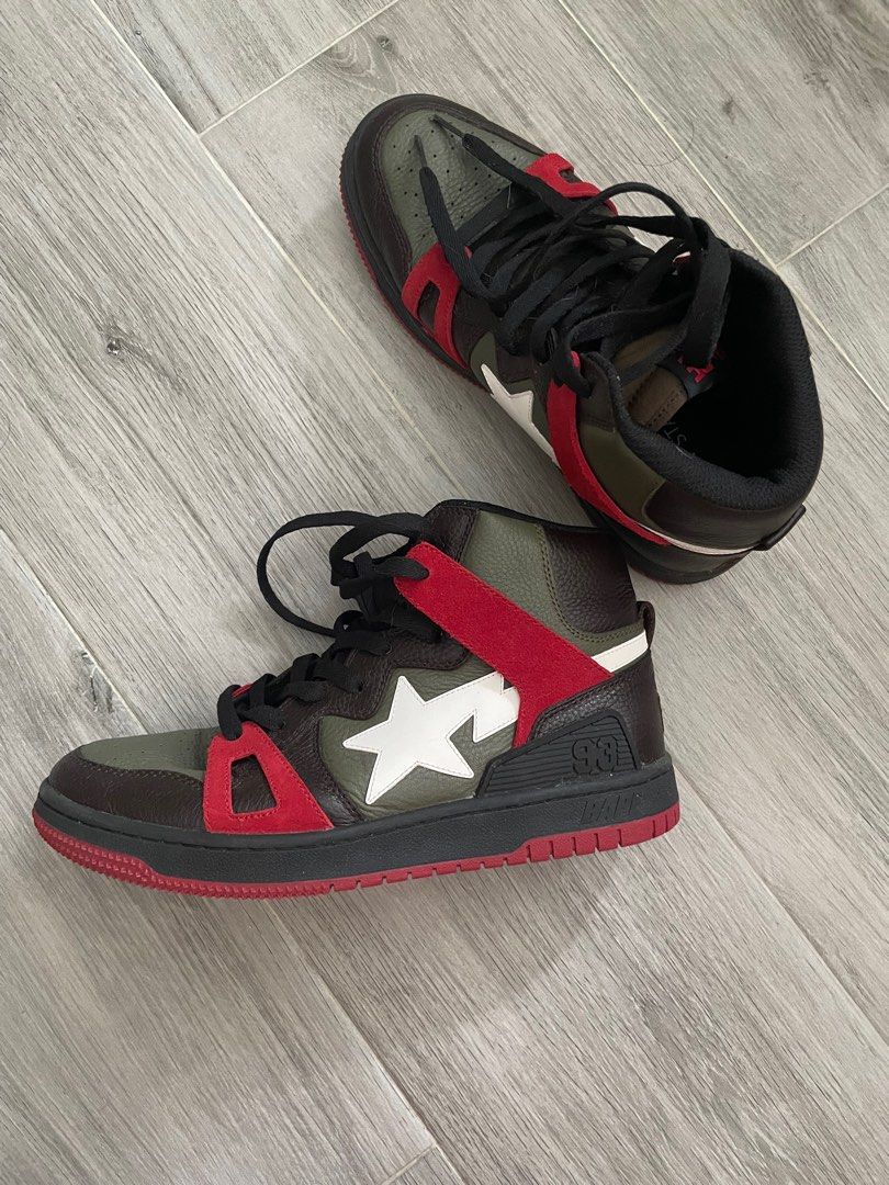 bape （分類：波鞋）位於 Hong Kong。 由 bigfam 提交（商品編號 1290597072，圖片 3）。簡介： Bape鞋 如圖 US8 26cm 所以會偏向US8.5 價錢可議 。