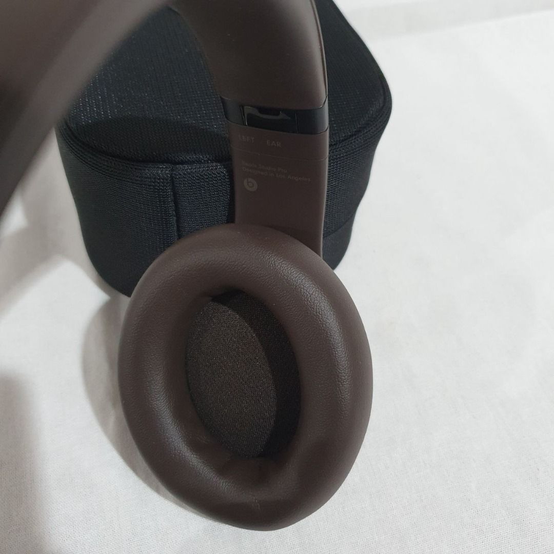 Beats Studio Pro - Deep Brown (Category: Headphones & Headsets) located in Mandaluyong City. Submitted by deedumms07 (Listing ID 1290543220, Image 3). Description: Beats Studio Pro - Deep Brown Complete, open box.