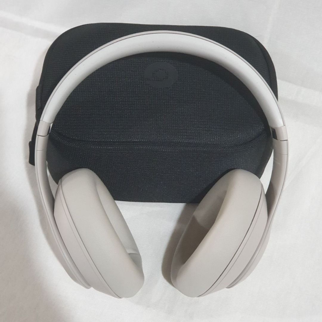 Beats Studio Pro - Sandstone (Category: Headphones & Headsets) located in Mandaluyong City. Submitted by deedumms07 (Listing ID 1290538262, Image 2). Description: Beats Studio Pro - Sandstone Complete, open box.