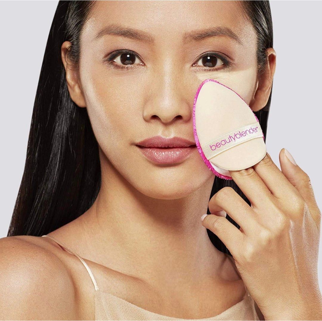 Beautyblender Power Pocket Puff (Category: Makeup) located in Bulacan. Submitted by packedge (Listing ID 1290464402, Image 1). Description: .