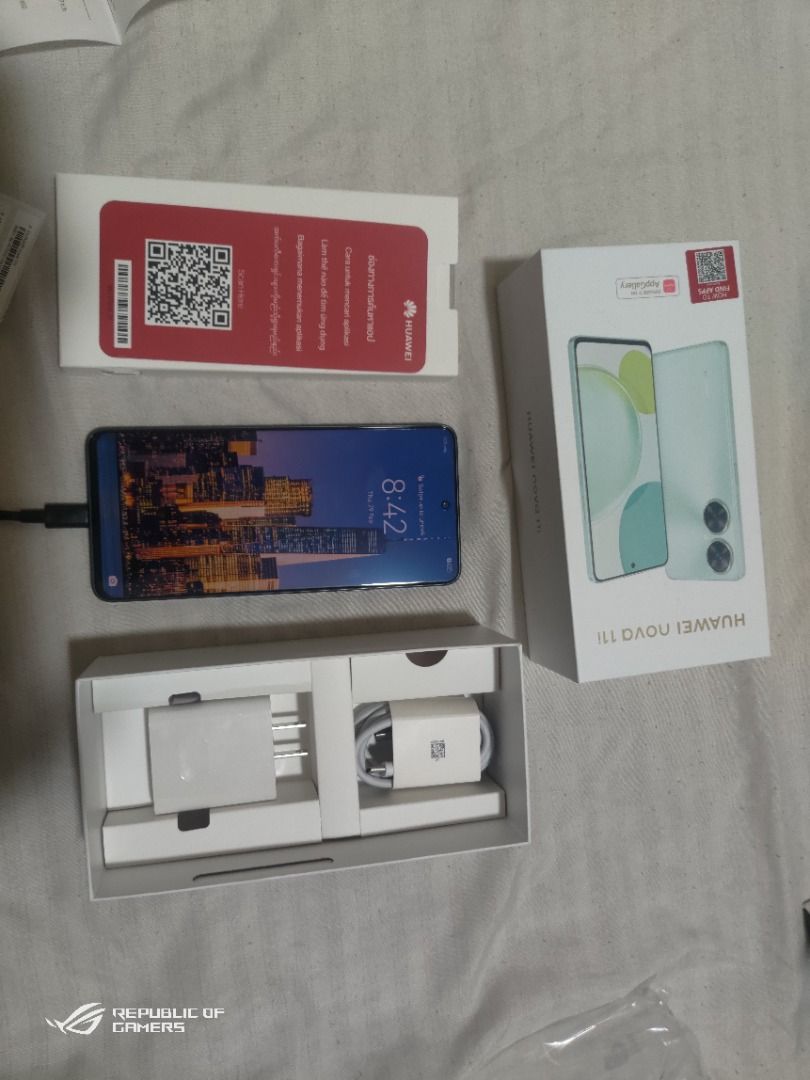 Brandnew Huawei Nova 11i (Category: Huawei) located in Malabon City. Submitted by tagabenta11 (Listing ID 1290524923, Image 1). Description: For sale Brandnew Nova 11i (globe post paid) RF: kasama sa loyalty ng globe plan may ROG phone ako kaya di din magagamit sayang lang kung matatambak open lang ung box at unit kasi nag demo lang sa globe para malaman if may defect ung unit test to sawa pwede .