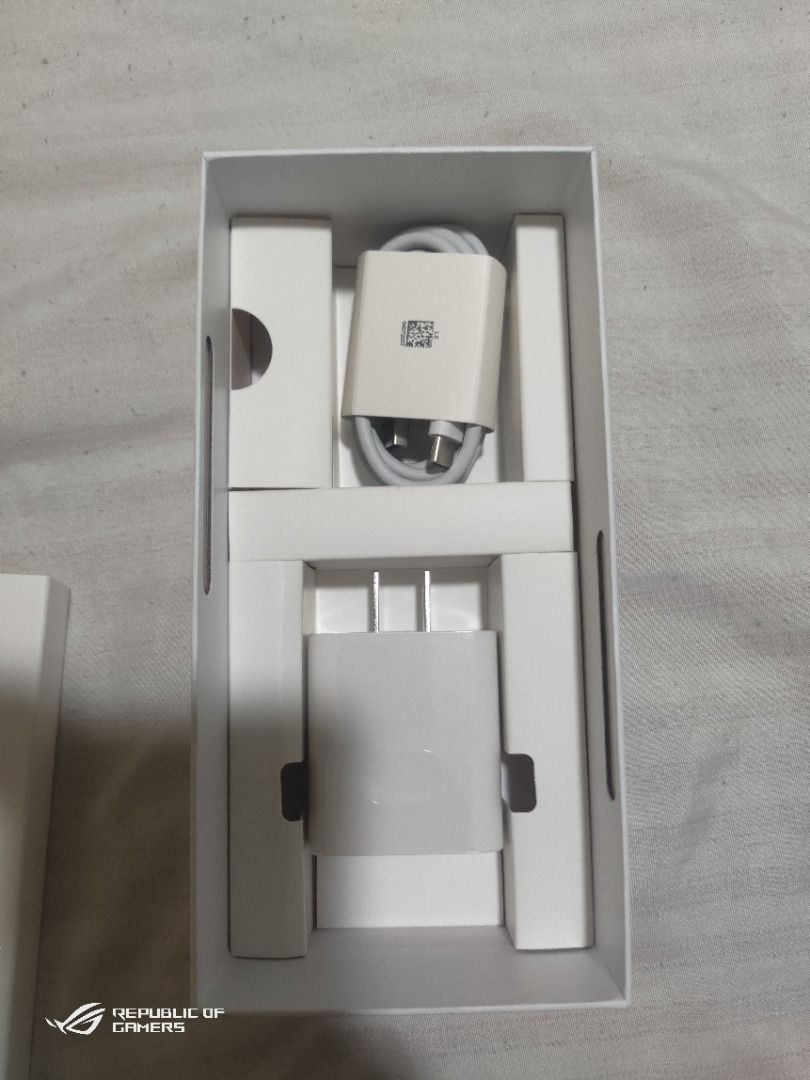 Brandnew Huawei Nova 11i (Category: Huawei) located in Malabon City. Submitted by tagabenta11 (Listing ID 1290524923, Image 3). Description: For sale Brandnew Nova 11i (globe post paid) RF: kasama sa loyalty ng globe plan may ROG phone ako kaya di din magagamit sayang lang kung matatambak open lang ung box at unit kasi nag demo lang sa globe para malaman if may defect ung unit test to sawa pwede .