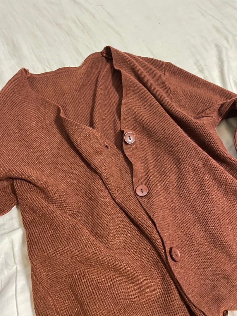 Brown cardigan (Category: Longsleeves) located in Bacolod City. Submitted by declutter___byB (Listing ID 1290488758, Image 2). Description: Fits XS-M.