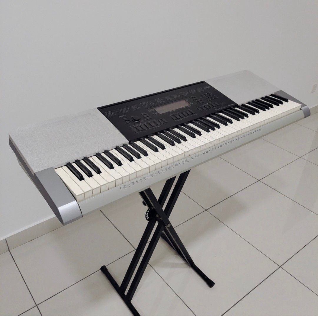 Casio WK 220 76Keys keyboard workstation