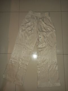 (Kategori: ) berada di . Dikirim oleh valeire (ID iklan 1290524085, Gambar 1). Deskripsi: .