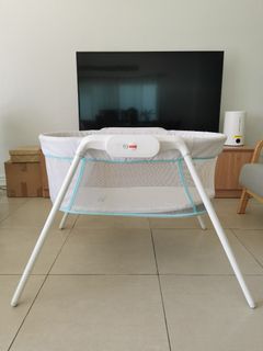 Fisher Price Stow n Go Bassinet