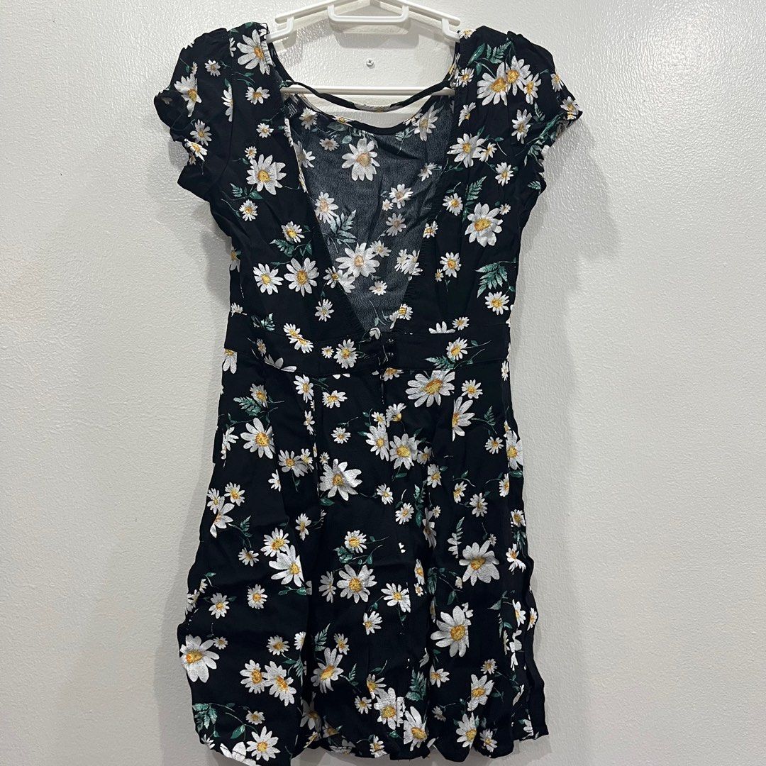 Forever 21 Black Daisy Floral Dress
