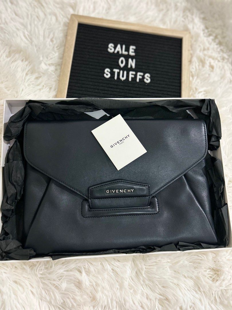 Givenchy Antigona Envelope Clutch (Category: Luxury Bags & Wallets) located in Baguio. Submitted by saleonstuffs (Listing ID 1290476256, Image 1). Description: Comes with box and card Very Good Condition Classy and clean.