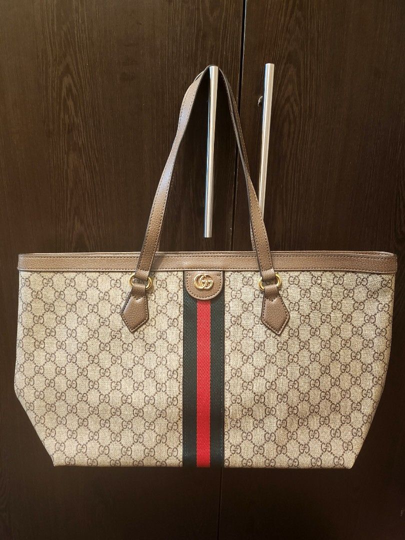 Gucci Tote Bag (Category: Luxury Bags & Wallets) located in Manila. Submitted by cloudita (Listing ID 1290580882, Image 1). Description: rfs: my dad has been recently diagnosed with cancer and selling my preloved items to help fund his treatment! ♡ Gucci Tote Bag Gamuza Lined Used once only Very spacious! Perfect for work. 😊.