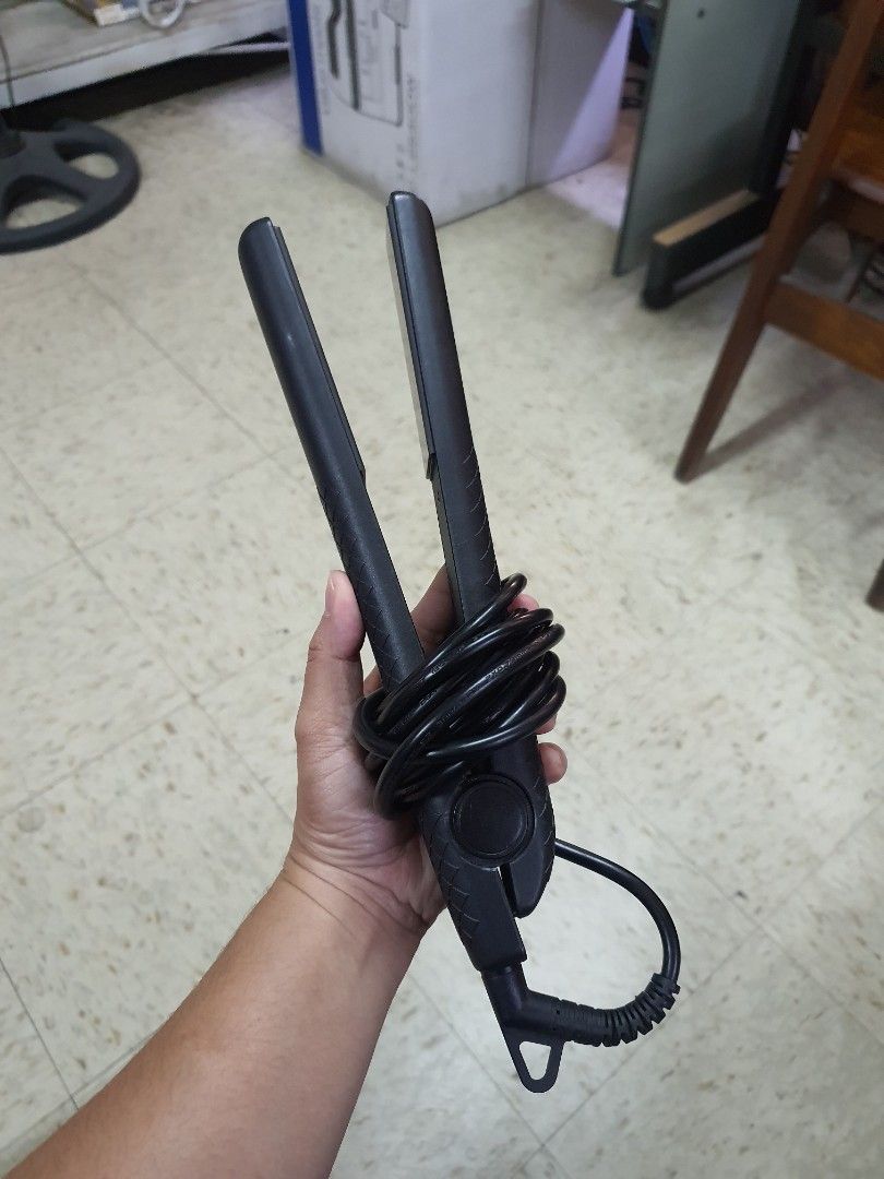 Heavy duty store hair iron