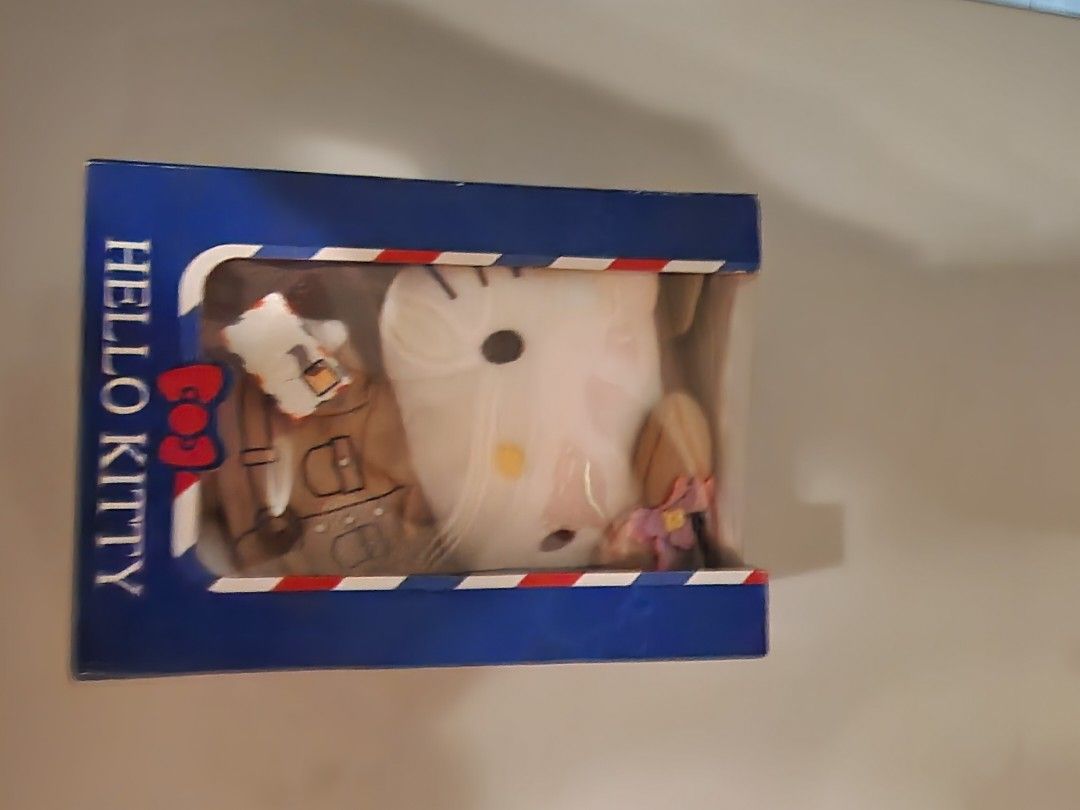 Hello Kitty (Category: Vintage Collectibles) located in Singapore. Submitted by potatotaco (Listing ID 1290571682, Image 1). Description: Clearing. Selling each @$20.