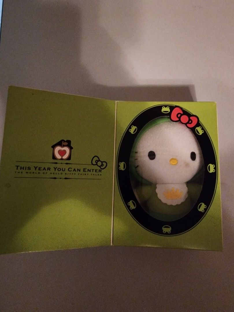 Hello Kitty (Category: Vintage Collectibles) located in Singapore. Submitted by potatotaco (Listing ID 1290571682, Image 7). Description: Clearing. Selling each @$20.