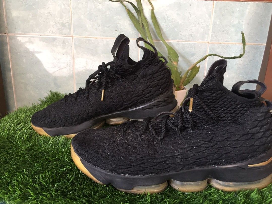Jual sepatu Basket merk LeBron James 16 hitam size 46 insole 30 cm Made in China