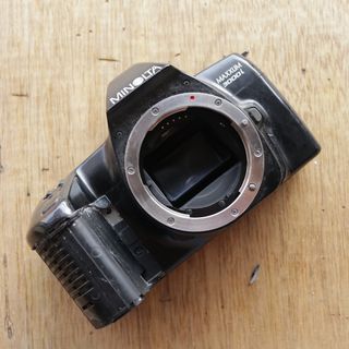 Minolta Maxxum 3000i film camera (BODY ONLY) (DEFECTIVE) [PH-01-03]