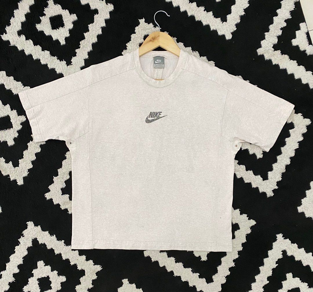 Nike outlet centre logo