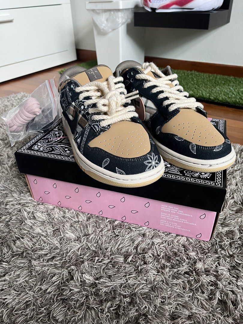 travis scott dunk retail