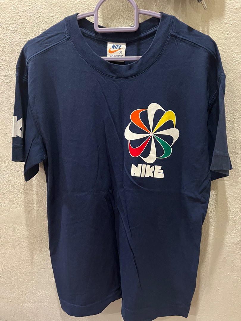 Nike vintage pinwheel t shirt