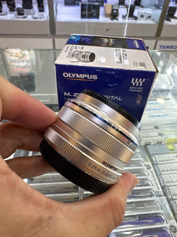 Olympus 17mm F1.8 M.Zuiko Digital Lens