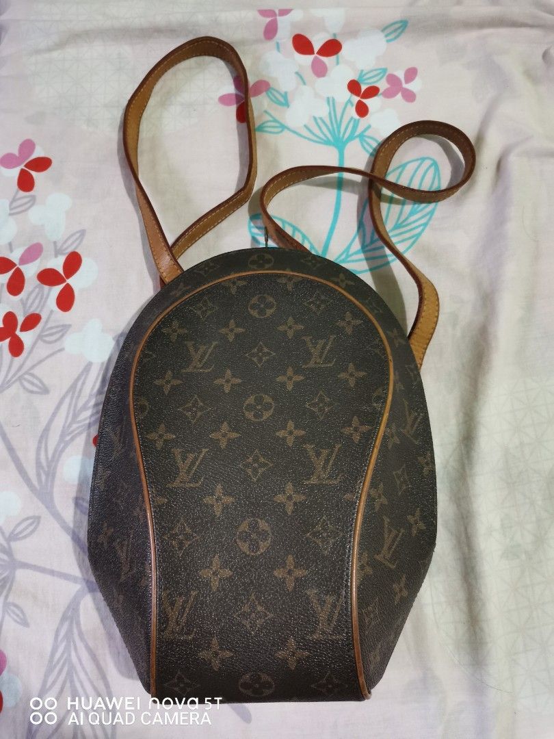 Preloved LV Ellipse Backpack (Category: Luxury Bags & Wallets) located in Daraga. Submitted by pretty0322 (Listing ID 1254337573, Image 3). Description: 8/10 good condition.