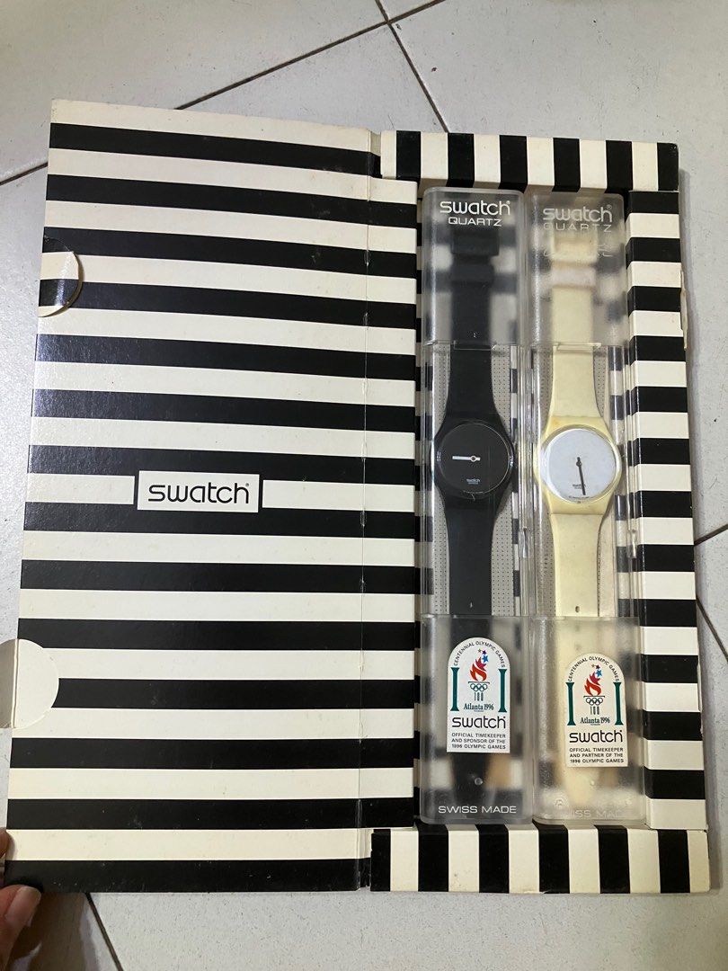 Swatch white hours black minutes online
