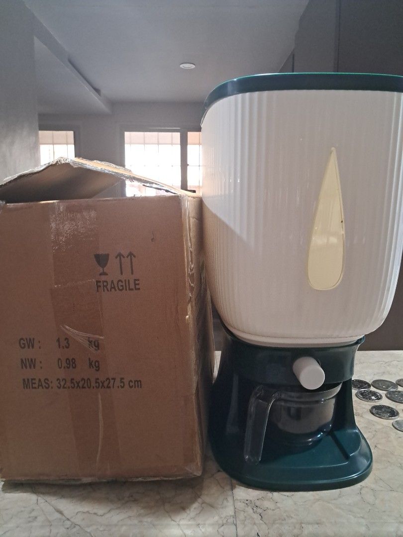 Rice dispenser (Category: Pitchers & Dispensers) located in Manila. Submitted by cherrytreasures (Listing ID 1290508255, Image 1). Description: 10 kg rice dispenser.