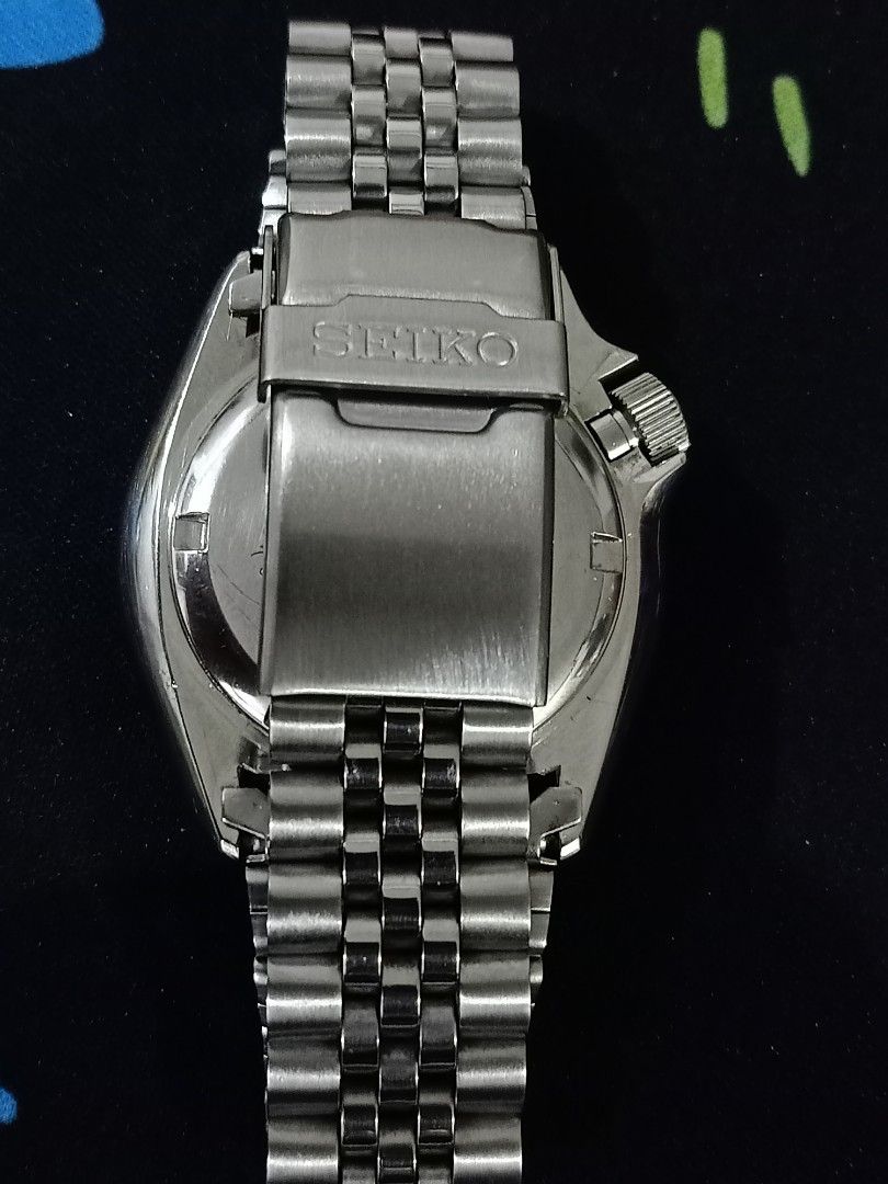 Seiko 6309 729a divers (Category: Men's Watches) located in Las Pinas. Submitted by quick_deals_great_finds2 (Listing ID 1290555578, Image 3). Description: Slim turtle Original good working condition 42mm large fits wrist 7. 5 inches Fully functional no issues.