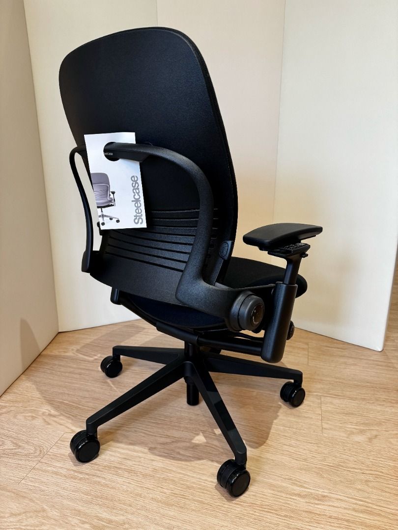 Steelcase store gesture licorice