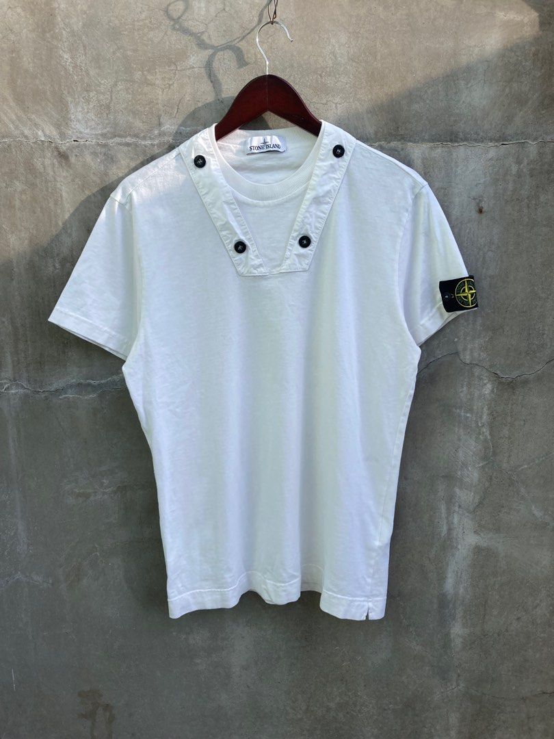 Stone island t shirt badge on arm best sale