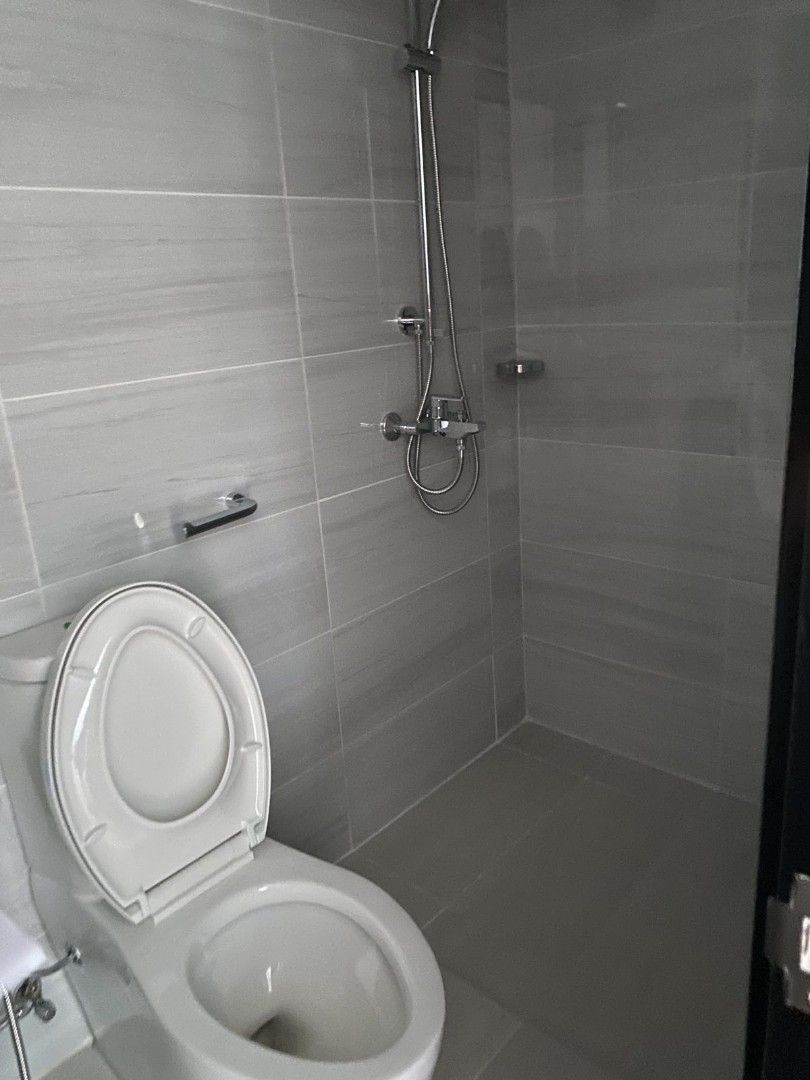 Two Bedroom Unit Arca South - East Veranda (Category: Apartments & Condos) located in Mandaluyong City. Submitted by johnpaulpabalan (Listing ID 1290535890, Image 3). Description: FOR SALE I ARCA SOUTH I THE VERANDA I EAST I TWO BEDROOM UNIT WITH TWO PARKING SLOTS Unit Type: Two Bedroom with Balcony Unit 1101 (East Veranda) Unit Size: 81 sqm Balcony Size: 5 sqm Total Size: 86 sqm Orientation: North West Corner Unit Facing Amenities Located On the