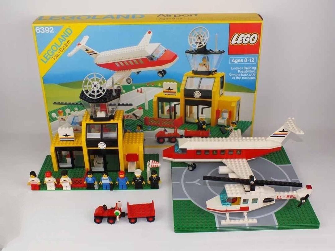 VINTAGE LEGO TOWN AIRPORT 6392 COMPLETE W BOX ORIGINAL