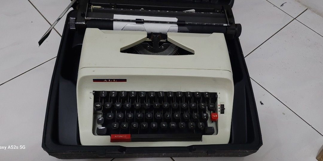 Vintage Original Nakajima ALL 8000 Typewriter, Hobbies & Toys 