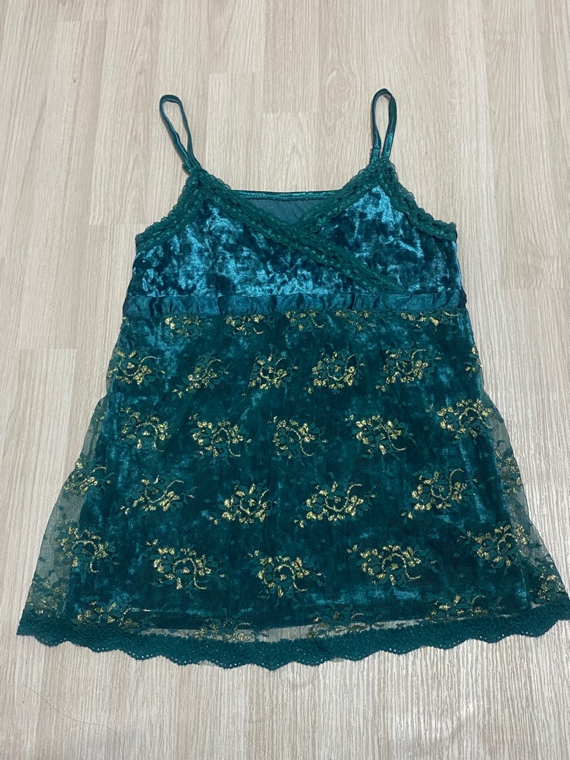 Vintage velvet emerald green y2k top, Women's Fashion, Tops, Sleeveless ...