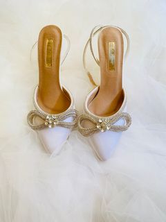 (Category: ) located in . Submitted by rewearcloset (Listing ID 1290501546, Image 1). Description: .