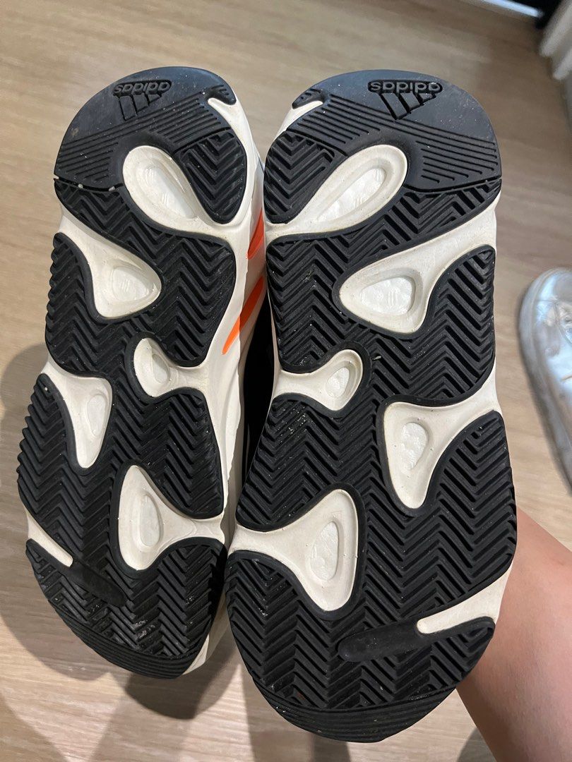 YEEZY 700 Men's Fashion, Footwear, Sneakers on Carousell