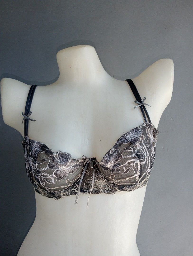 38dd breezies bra not padded with underwire, Women's Fashion, Undergarments  & Loungewear on Carousell