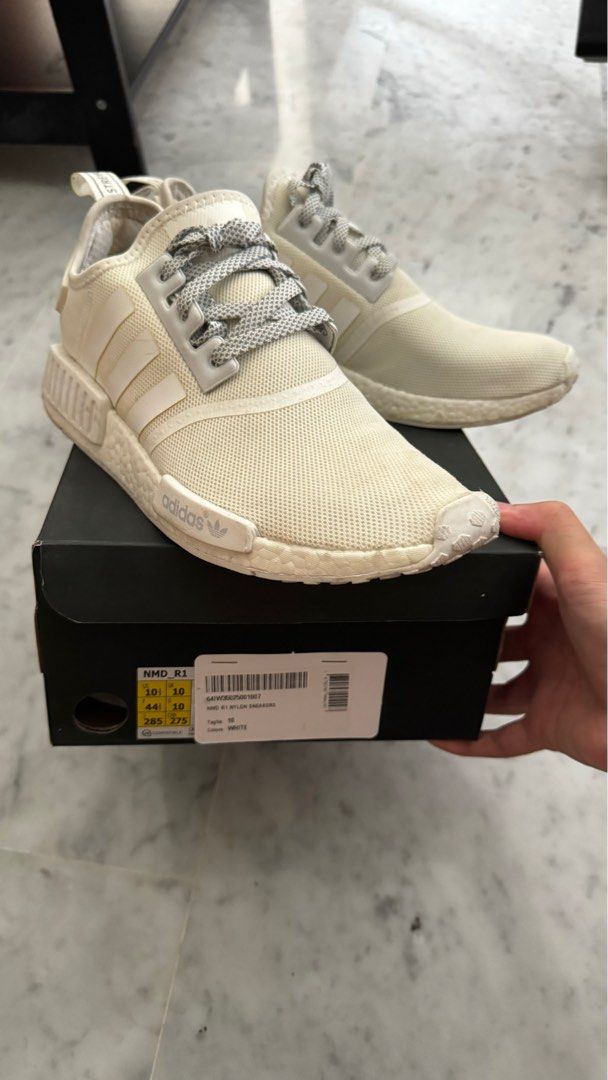 R1 triple white store