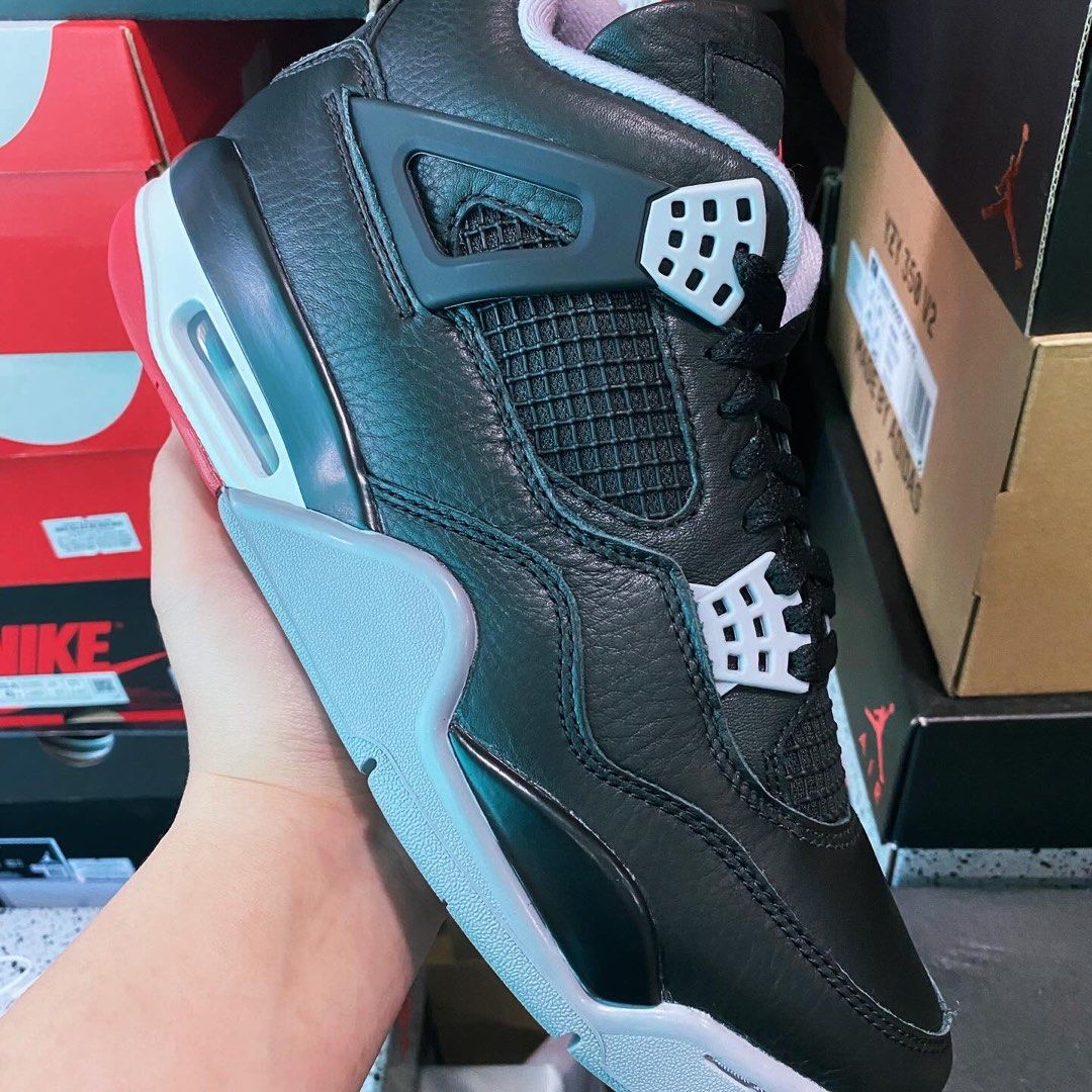 bred aj4