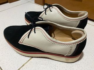 WomensAuthentic Hush Puppies Shoes (Navy and Beige)