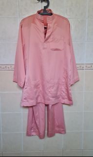 (Category: ) located in . Submitted by azlinwardrobe (Listing ID 1292088246, Image 1). Description: .