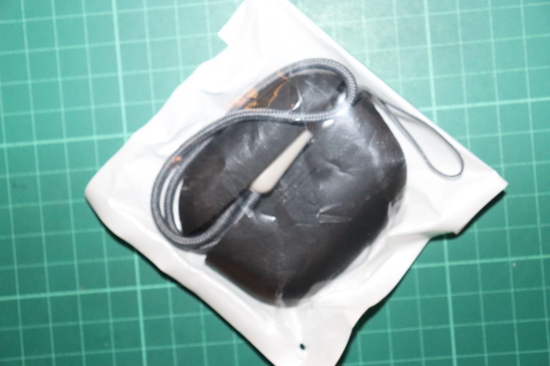BLACK Airpods Pro Case (Category: Headphones & Headsets) located in Caloocan City. Submitted by lezethlua138270 (Listing ID 1292180032, Image 1). Description: RFS: Decluttering MOP: Gcash or meet up (LRT-1 Djose station or LRT-1 Vito Cruz station) Open for deliveries (Lalamove, LBC, Grab, Angkas Padala) .