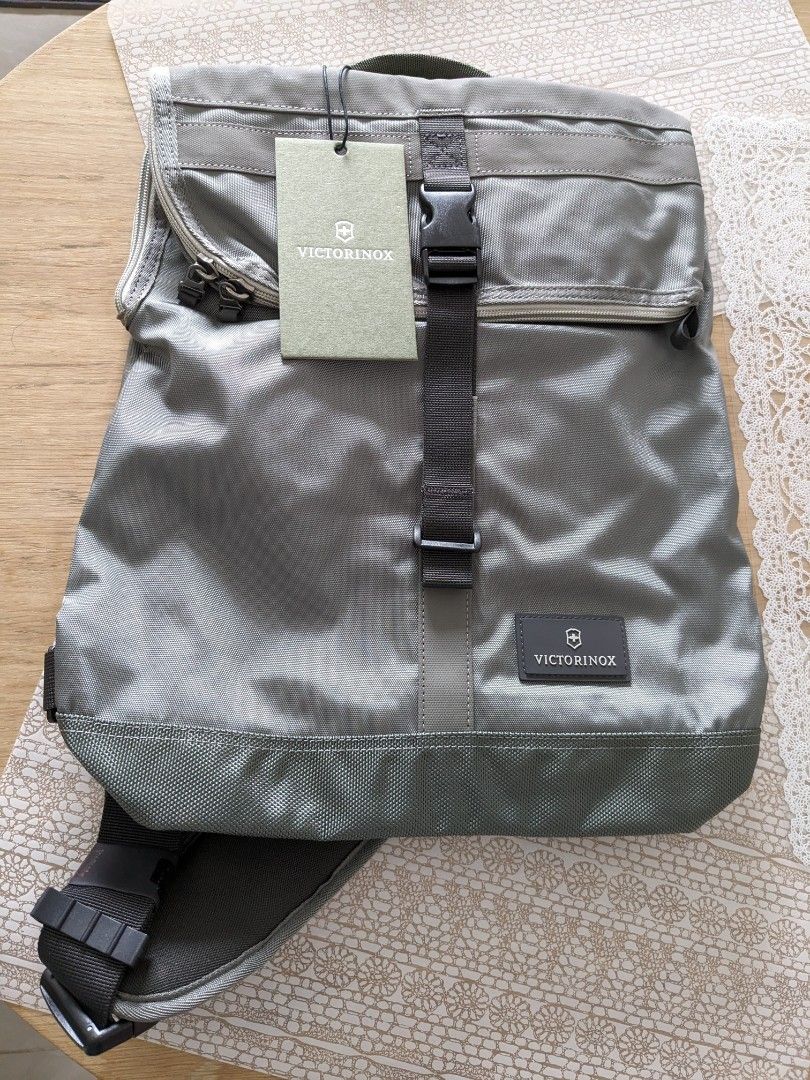 Victorinox monosling bag clearance