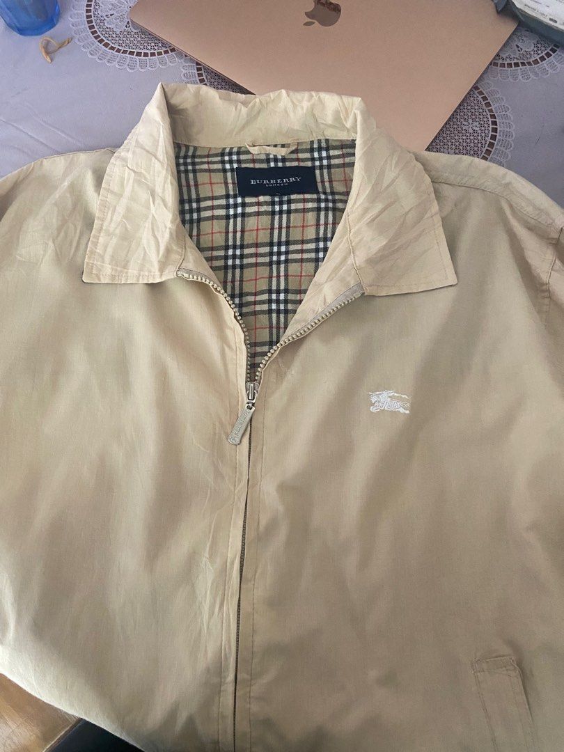 Burberry wind breaker deals