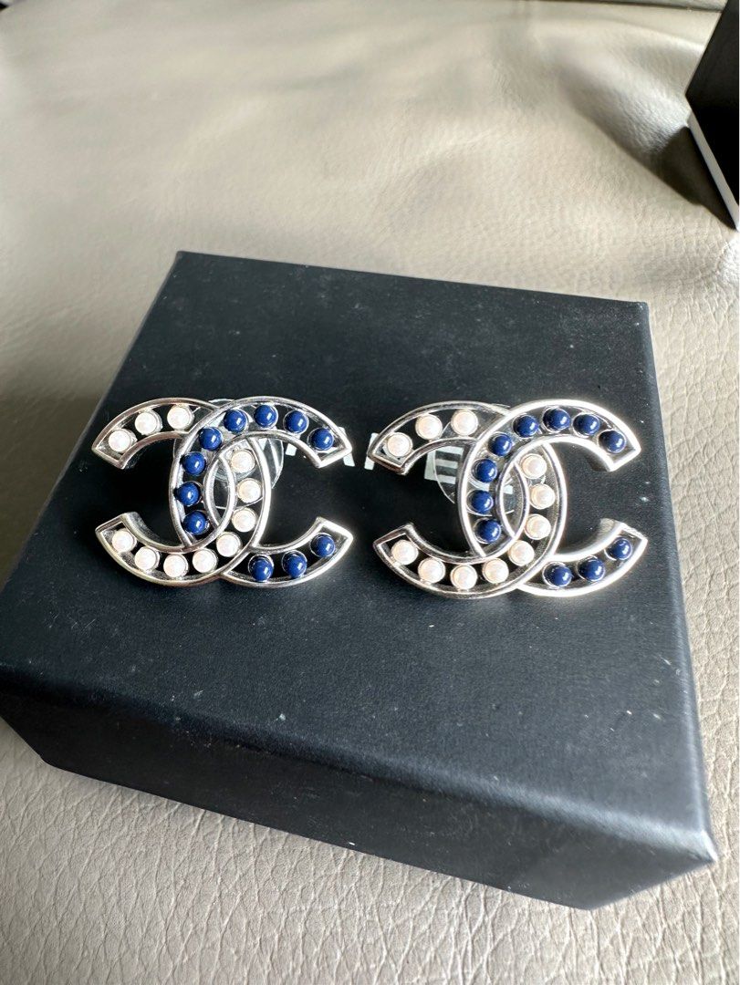 Cc logo earrings deals