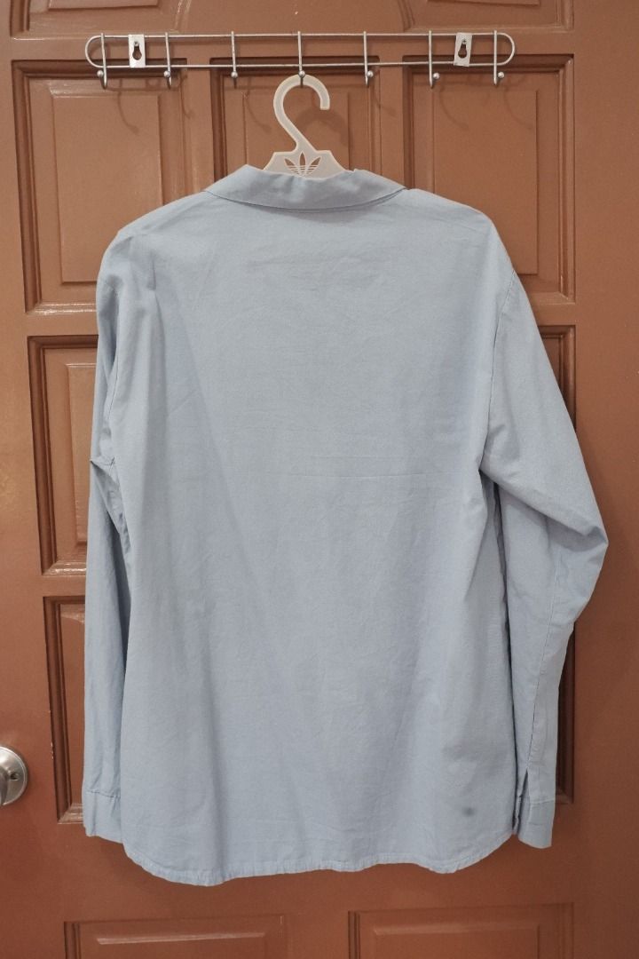 Chemi Light Blue Medium Premium Long-Sleeve Shirt (Category: Tshirts & Polo Shirts ) located in Cebu City. Submitted by cautiousdrag (Listing ID 1292180579, Image 2). Description: Brand: Chemi Description: Premium Long-Sleeve Shirt Color: Light Blue Size: Medium RFS: Decluttering Disclaimer: Color may differ in person due to screen differences.