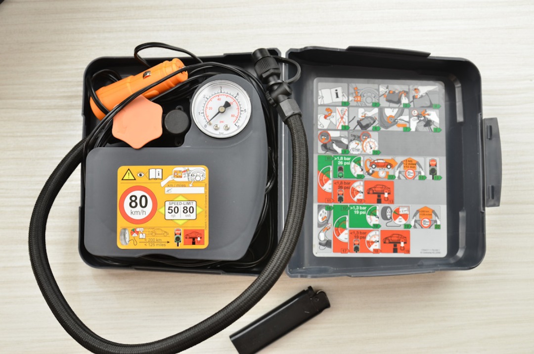 Continental ContiMobilityKit, Car Accessories, Tyres & Rims on Carousell